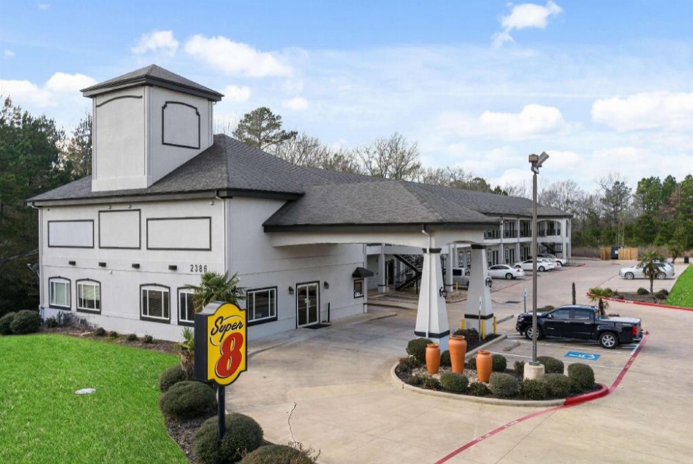 Super 8 by Wyndham Carthage TX Image 27