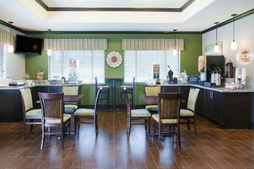 Super 8 by Wyndham Carthage TX image 31