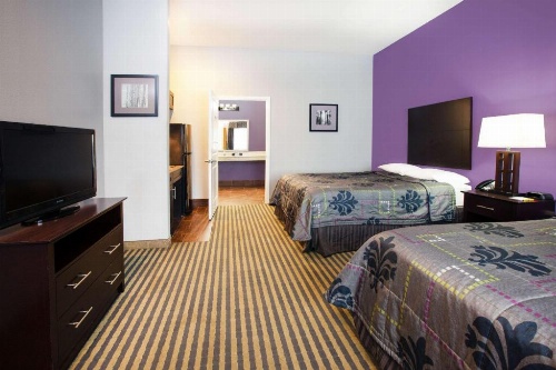 Super 8 by Wyndham Carthage TX image 36