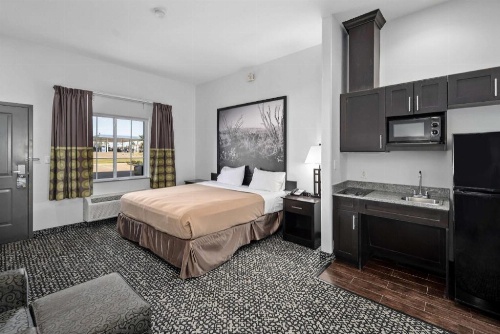 Super 8 by Wyndham Carthage TX image 40